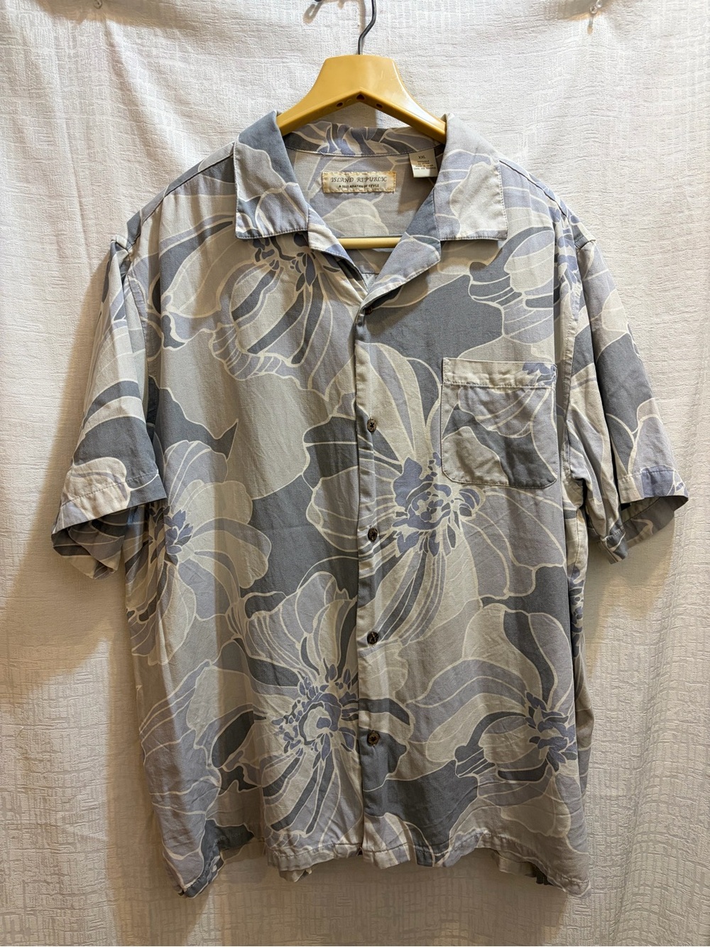 Island Republic Short-Sleeve Floral Camp Shirt - Gray & Cream (100% silk) Y2K